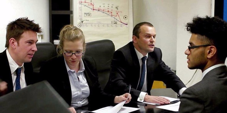 9-having-a-meeting-768x384.jpg