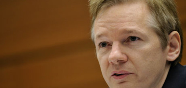 Julian Assange, Facebook’u Amerikan İstihbaratına Hizmet Etmekle Suçladı