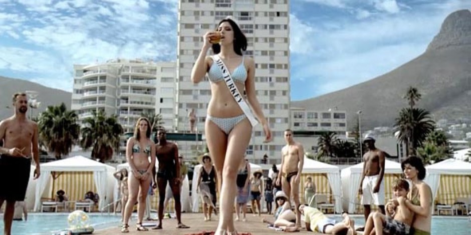 Miss Turkey’nin Hardee’s Bikinisi eBay’de Satılık