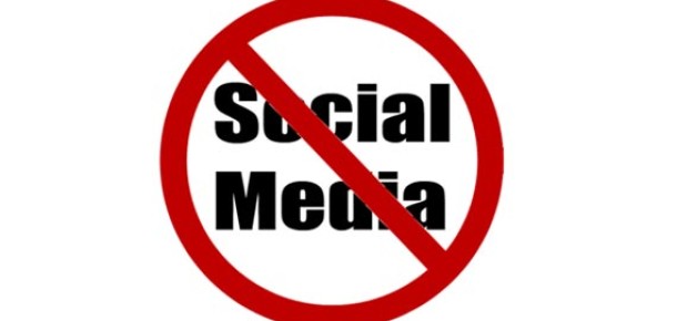İngiltere’deki Şirketlerin Yarısı İş Yerinde Sosyal Medyayı Yasaklıyor!