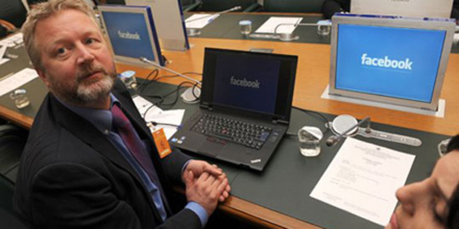 Facebook’tan Gizli Servis İtirafı