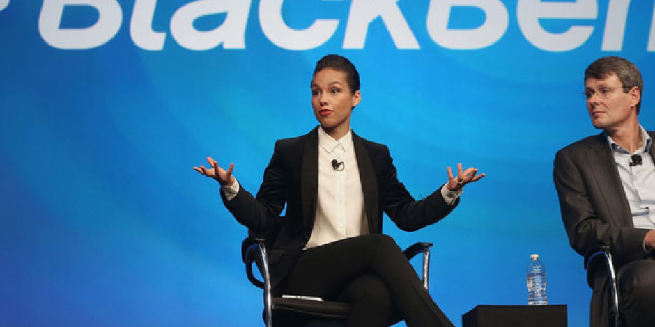 Blackberry’nin Yeni Yüzü Alicia Keys iPhone’dan Atılan Tweet İçin Hackerları Suçladı