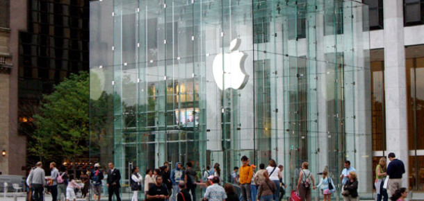 Apple Piyasaya Akıllı Saat Sürecek