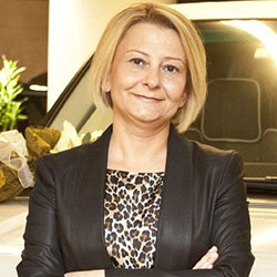 Aslı Kayadeniz - Land Rover Marka Yöneticisi