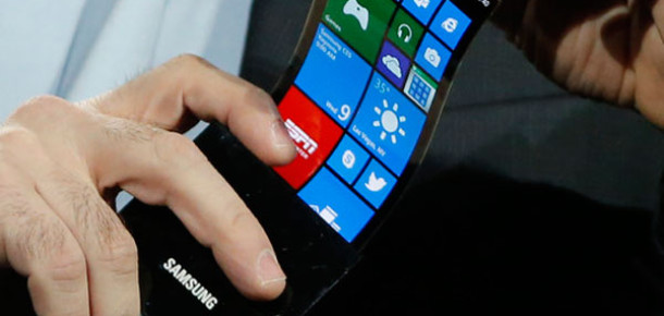 Samsung’un Esnek Ekranlı Akıllı Telefonu Ekim’de Geliyor