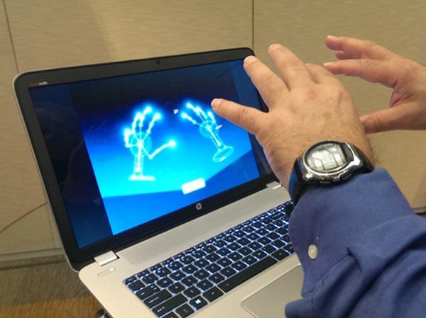 Управлять ноутбуком. HP Envy 17 Leap Motion. Бесконтактное управление компьютером. Ноутбук управление. Изображение компьютера.