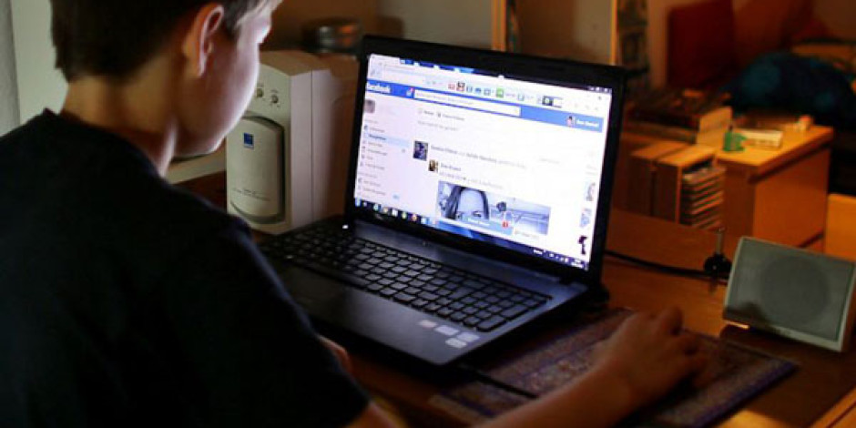 Facebook, Gençler Arasındaki Popülaritesinin Azaldığını Kabul Etti