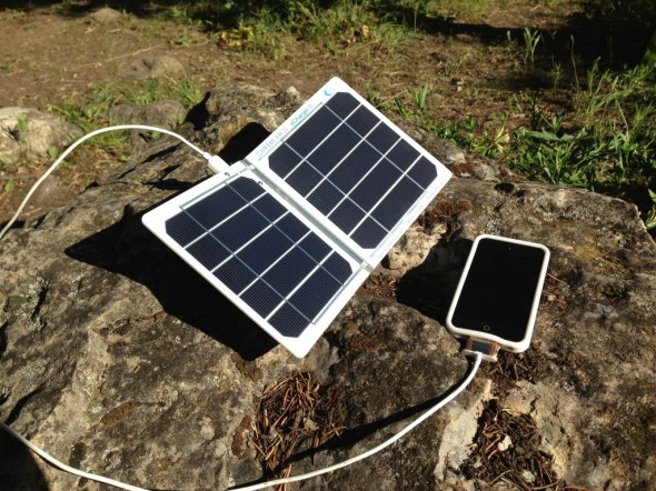 Güneş Enerjisi ile iPhone Şarj Etme