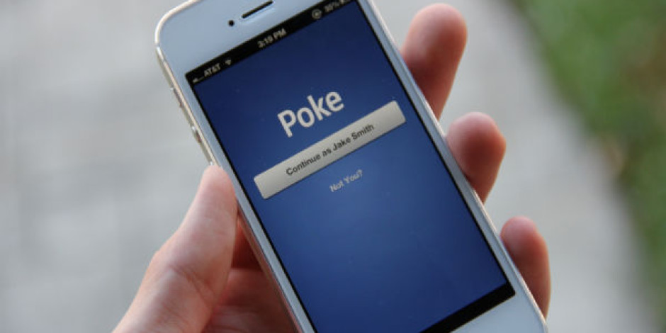 Facebook Poke ve Camera Uygulamalarını App Store’dan Kaldırdı