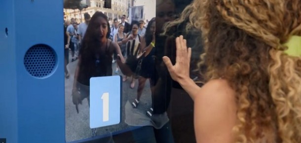 KLM’den Avrupa ve Amerika’da iki kişinin aynı anda hareket etmesini sağlayan interaktif kampanya