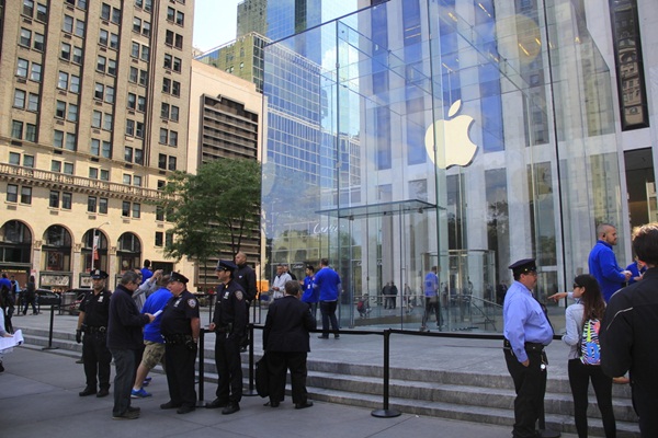 apple-glass-store