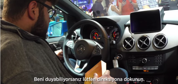 Ali İhsan Varol’la Mercedes’in eğlendiren araba şakası