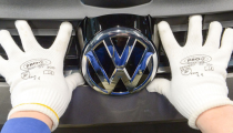 Volkswagen fabrikasında bir robot, insan öldürdü
