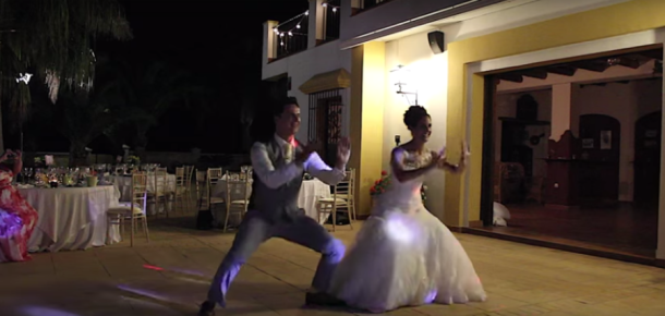 İngiltere’de sosyal medyayı sallayan video: Gelinle damadın şaşırtan koreografisi