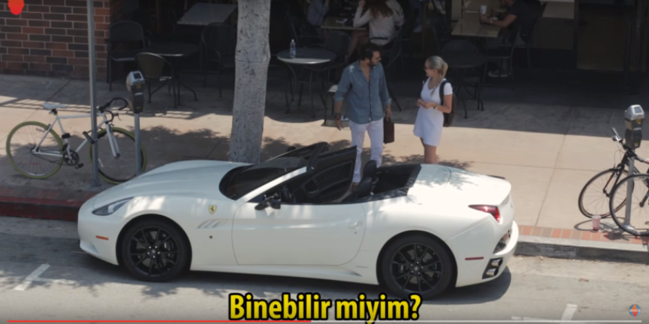 Hayrettin’den Ferrari ile kız tavlamak