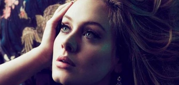 Sarhoşken attığı tweetler yüzünden Adele’in tweet atması yasaklandı