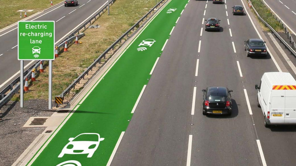 In England werden auf der Autobahn Spuren mit Induktivladung für Hybrid und Elektrofahrzeuge getestet.