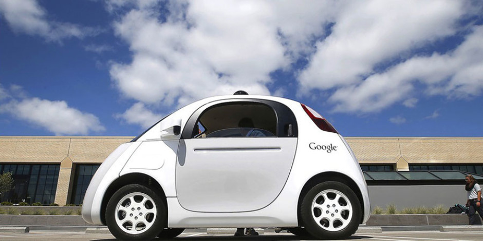 Google, kendi kendine giden elektrikli otomobilleri için kablosuz şarjı test ediyor